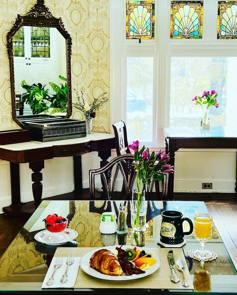 Фото Manor House Inn