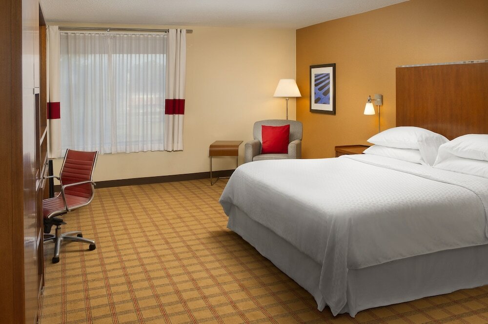 Фото Four Points by Sheraton Jacksonville Baymeadows