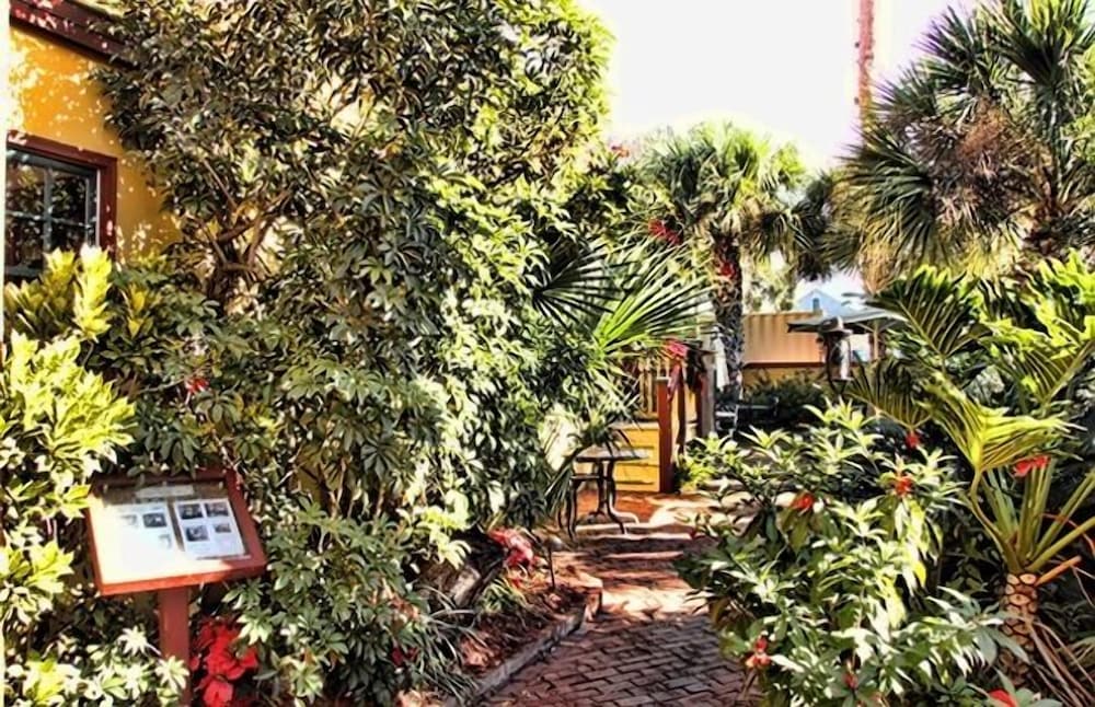 Фото Old City House Inn and Restaurant