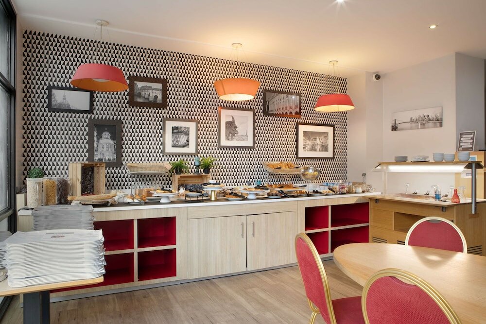 Фото Hotel Kyriad Paris Est - Bois De Vincennes