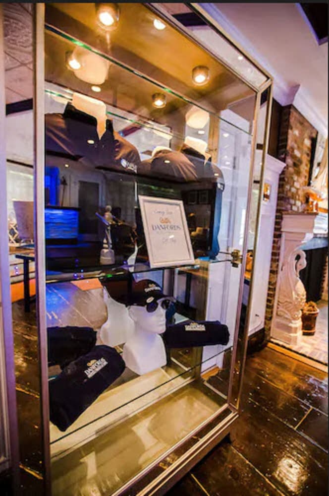 Фото Danfords Hotel and Marina