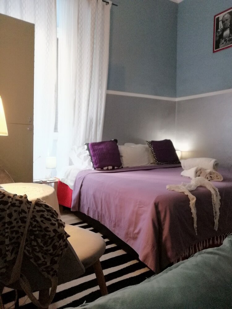 Фото Roman Holidays Hostel