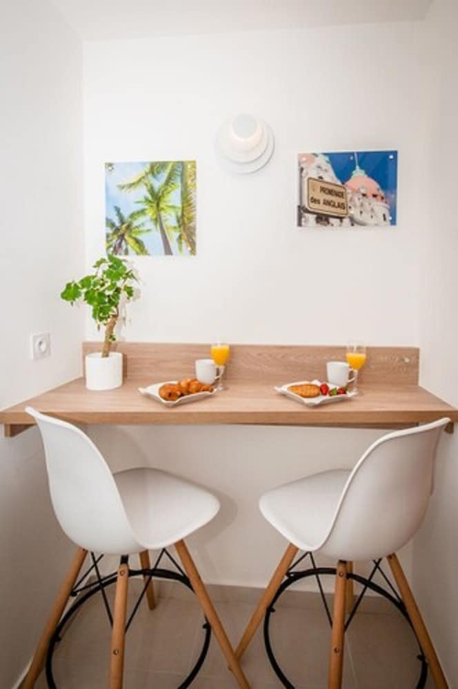 Фото Nice Promenade Residhome Aparthotel