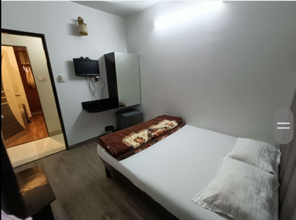 Фото Hotel Broadway Colaba