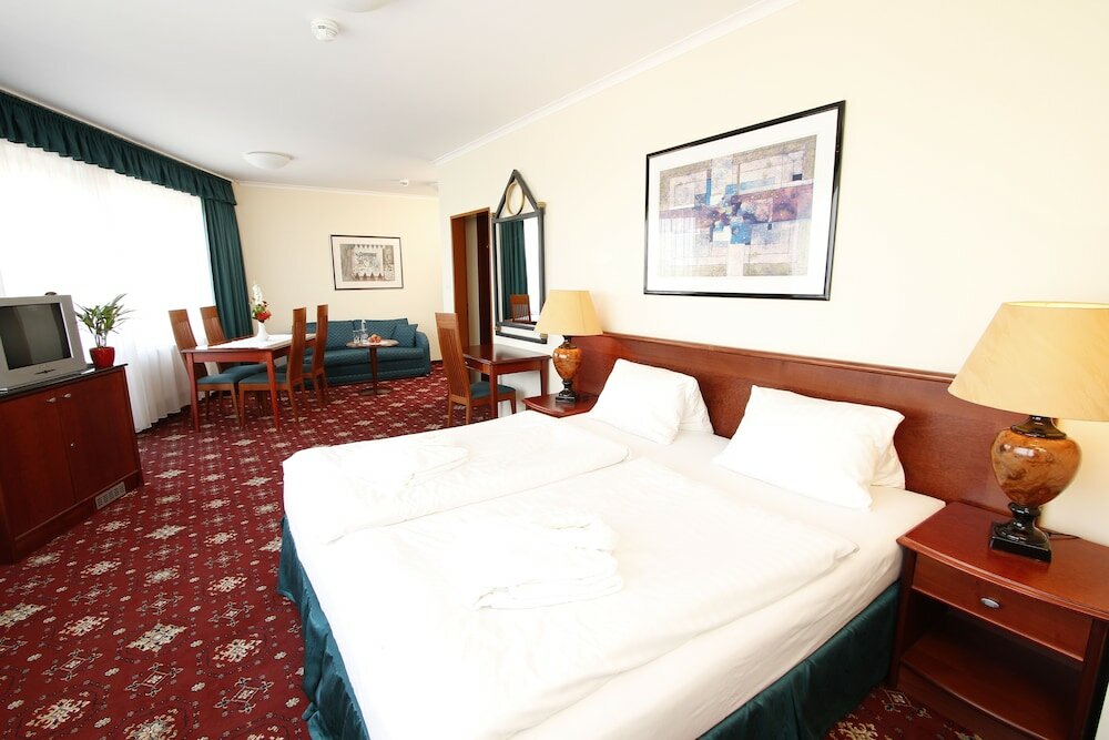 Фото отеля 2