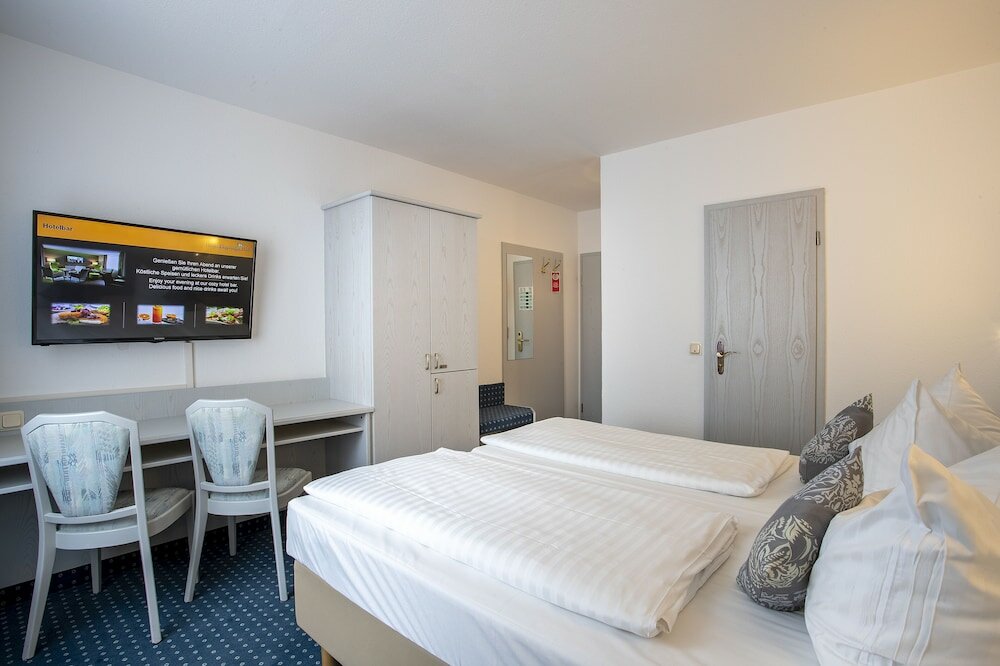 Фото Hotel Kleefelder Hof