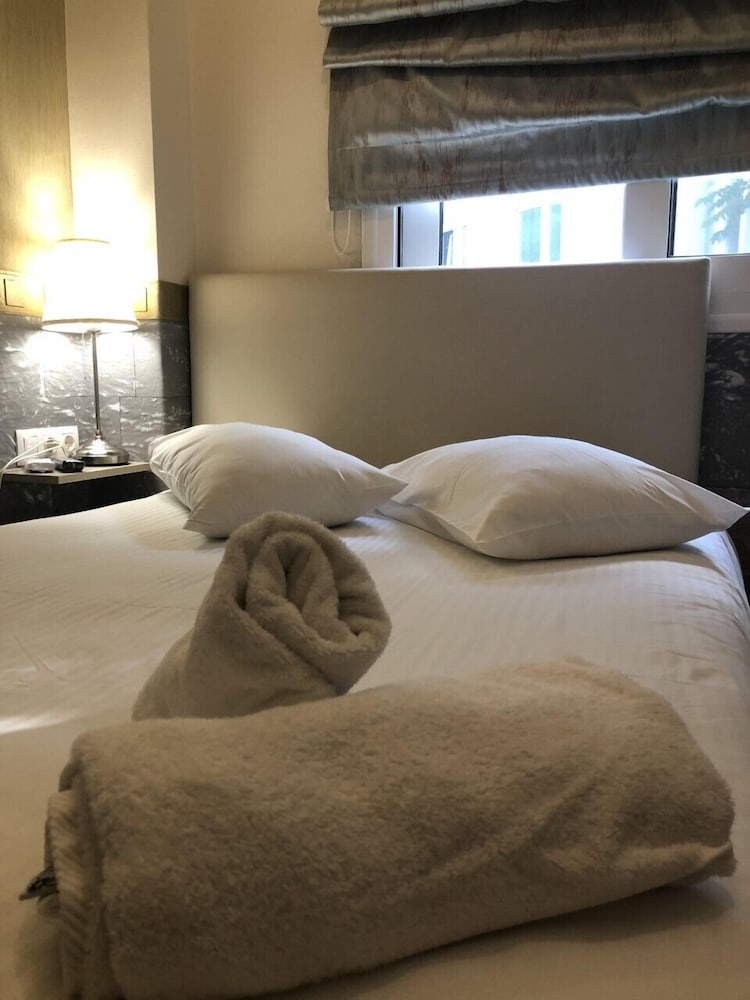 Фото Phidias Hotel