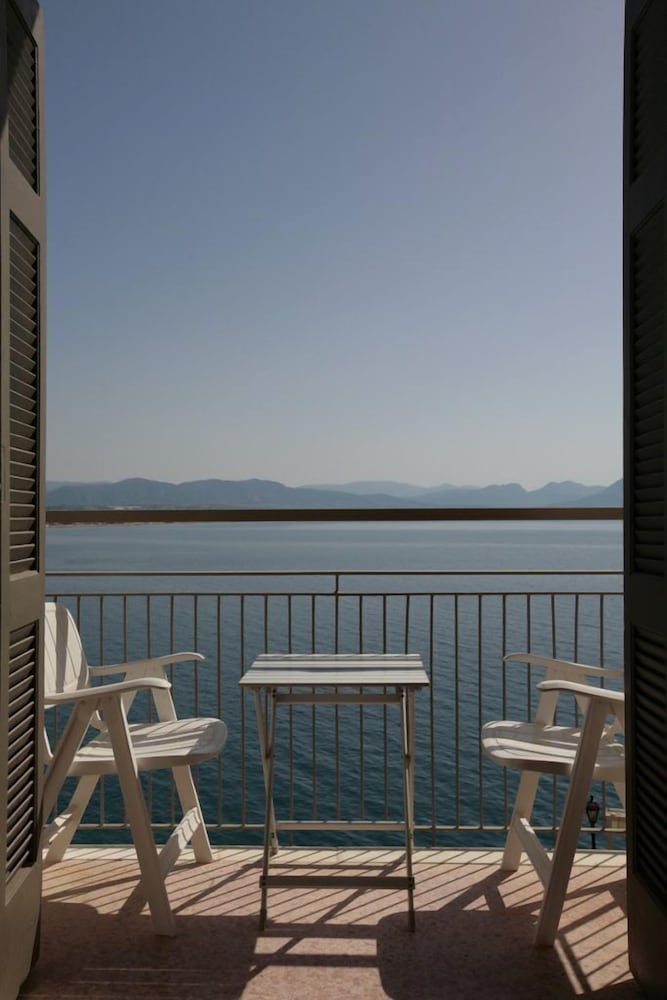Фото Hotel Theoxenia Loutraki