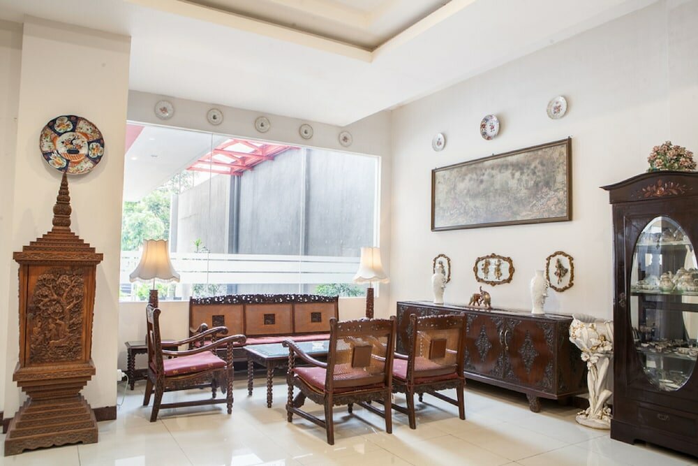 Фото RedDoorz Near Trans Studio Mall 3