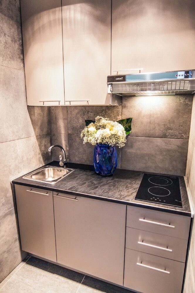 Фото Drake Longchamp