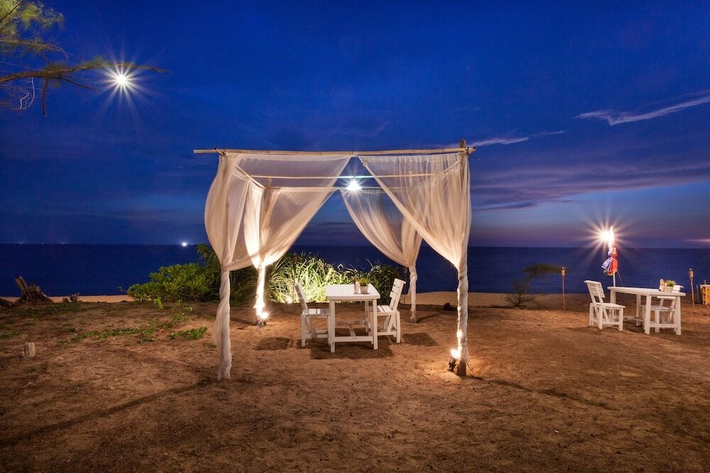 Фото Micky Monkey Beach Hotel Phuket Maikhao Thailand