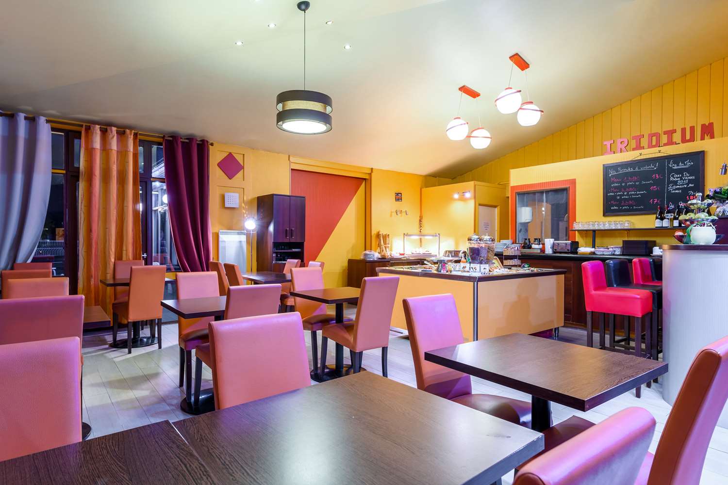 Фото FH Confort Hotel Orléans