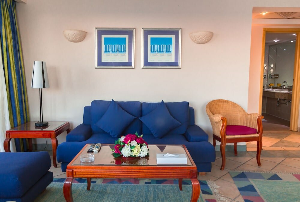 Фото Coral Beach Resort Tiran