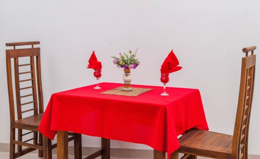 Фото Hotel Crown Plaza Katunayake