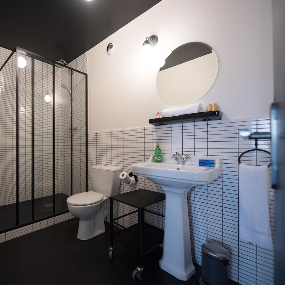 Фото HO36 hostel LYON