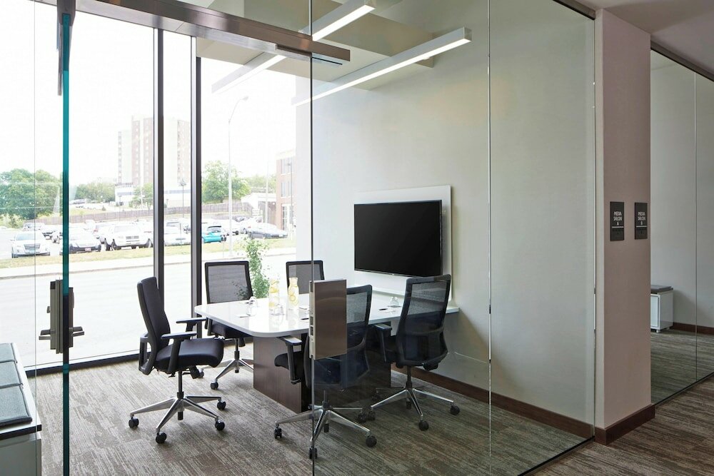 Фото Ac Hotel Des Moines East Village