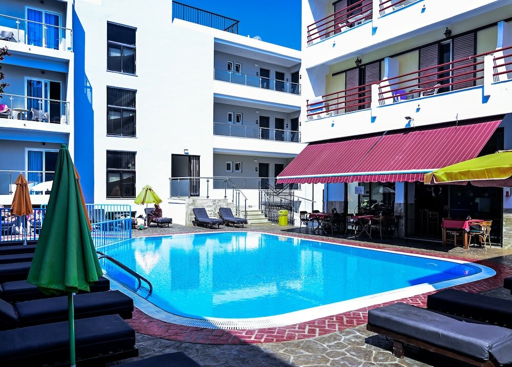 Фото Poseidon Hotel and Apartments