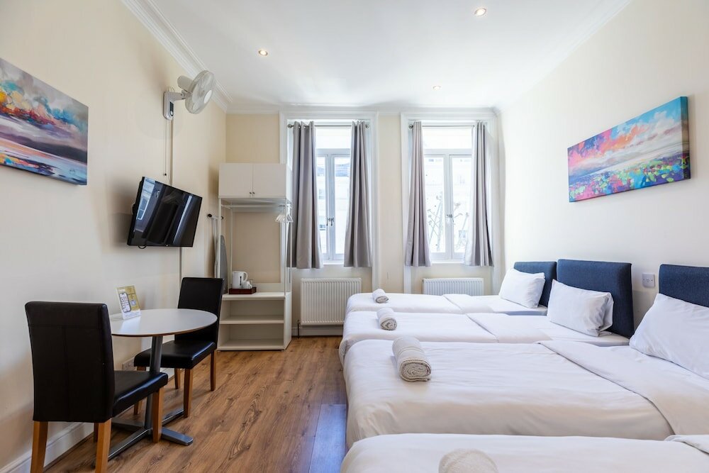 Фото Gallery Hyde Park Hostel