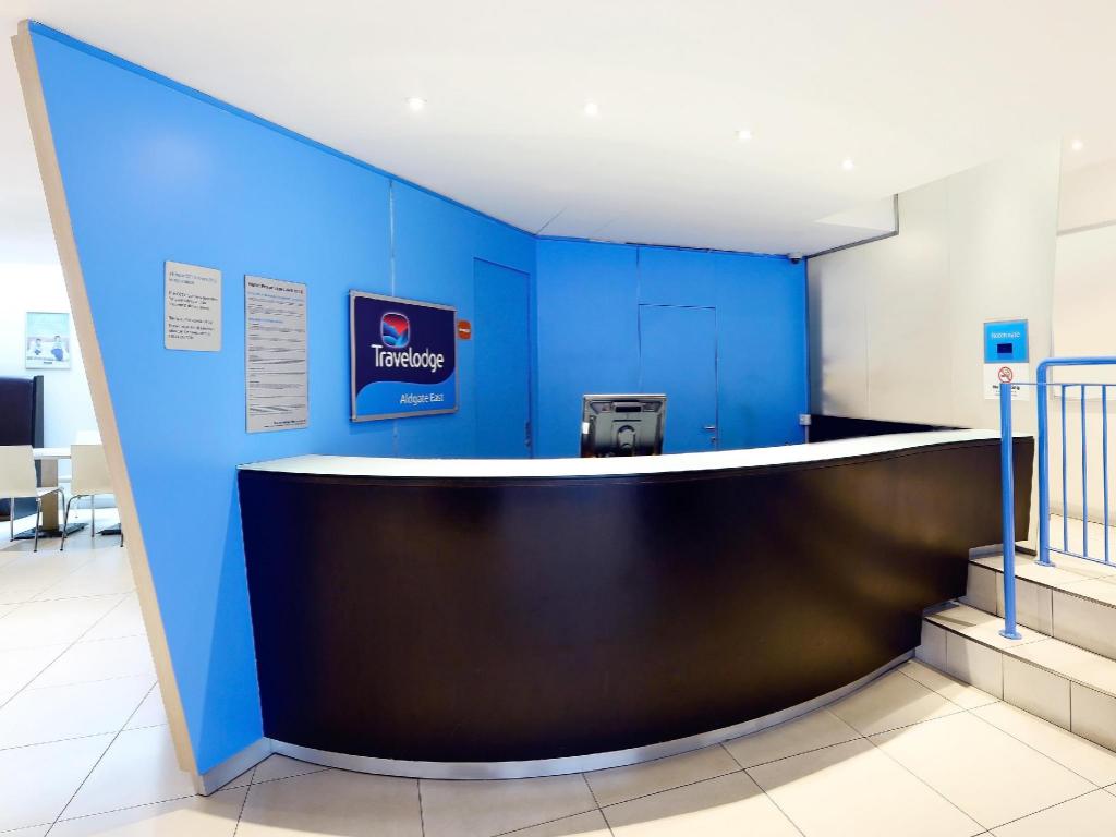 Фото Travelodge London Central Aldgate East