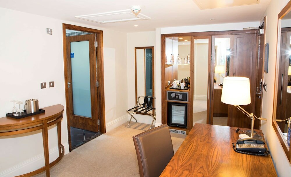 Фото Best Western Plus Moat House Reading