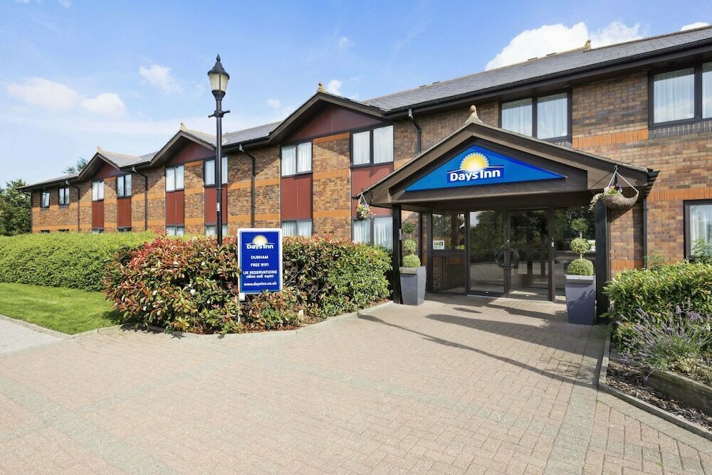 Hotel Super 8 by Wyndham Durham, England, photo