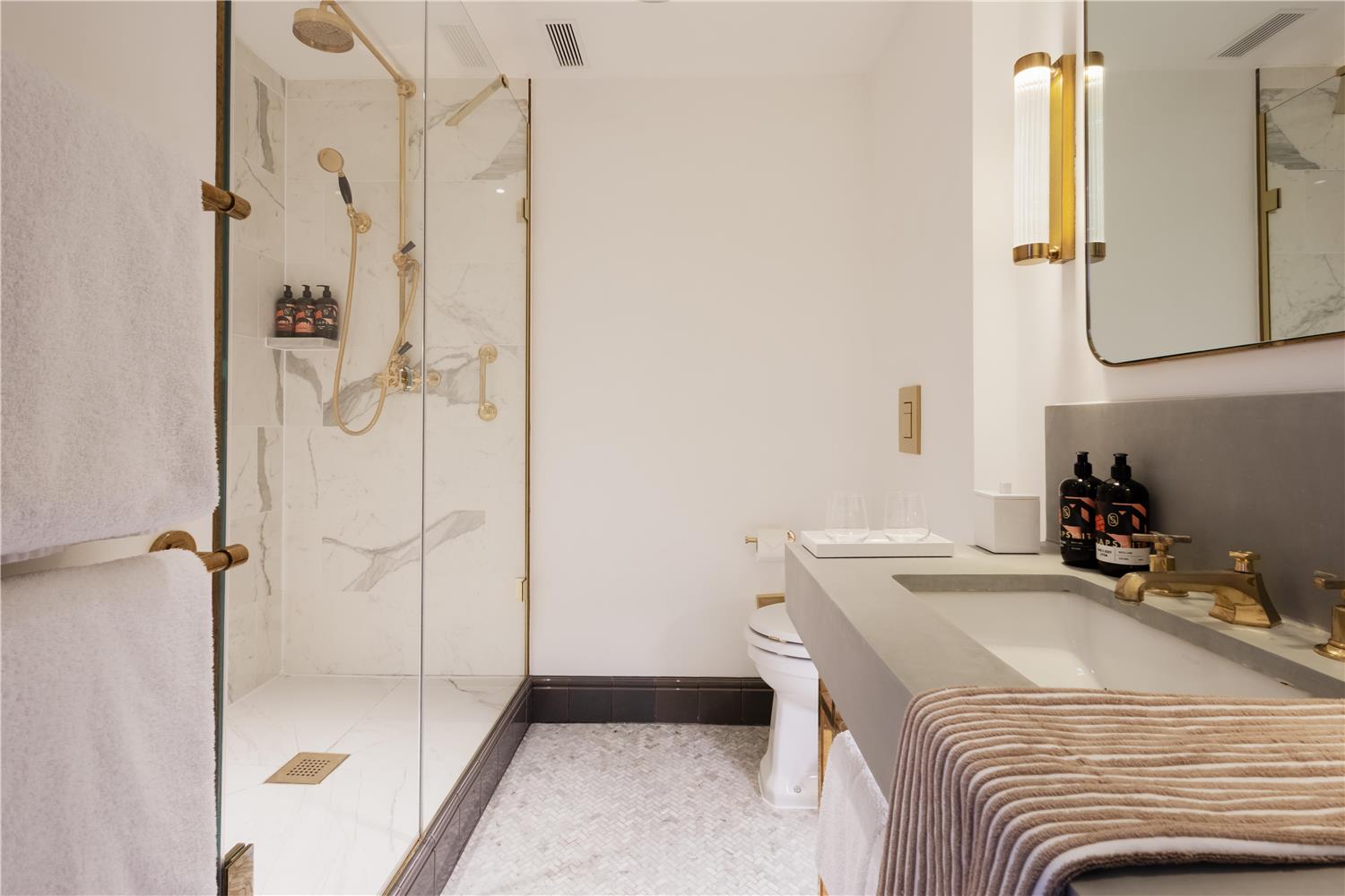Фото Hart Shoreditch Hotel London, Curio Collection by Hilton