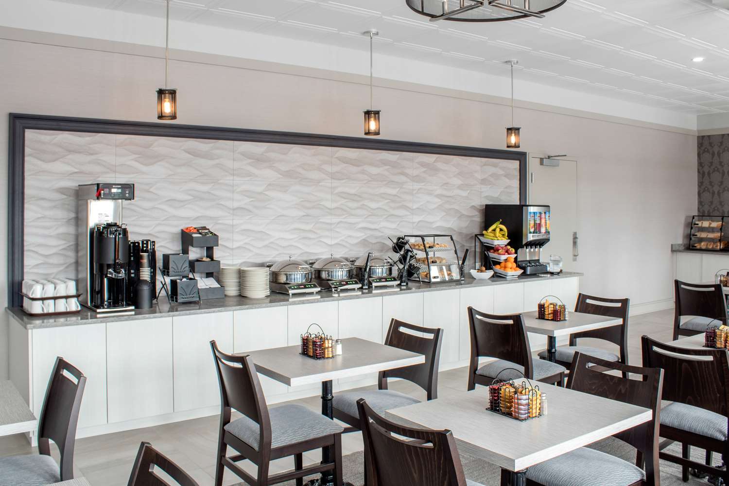 Фото Chateau Moncton Trademark Collection by Wyndham