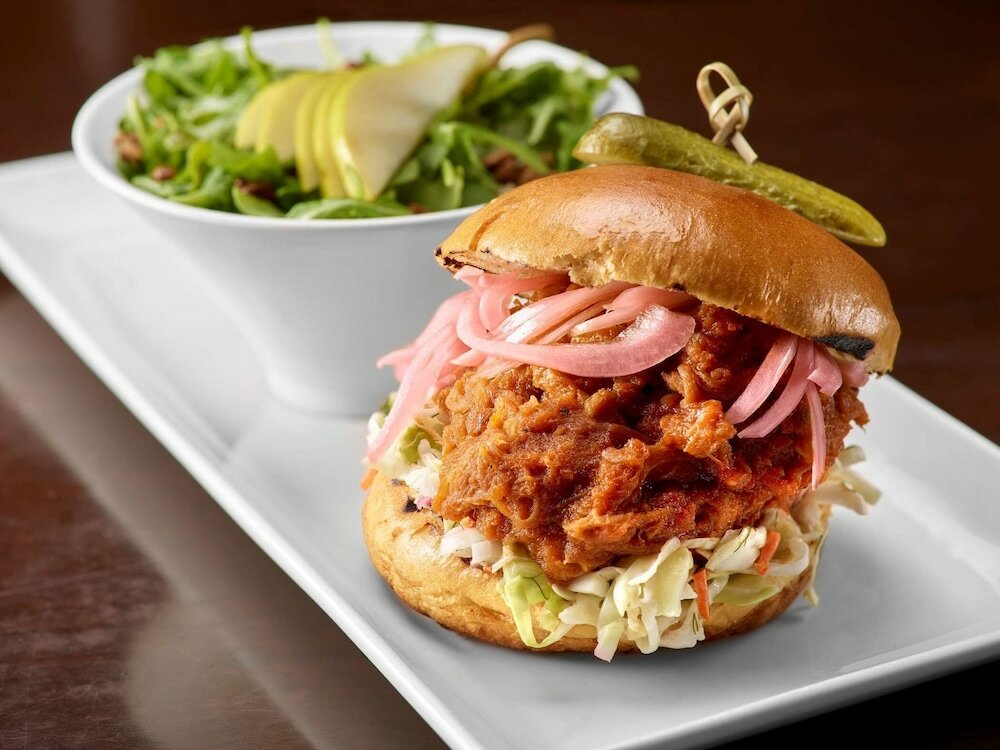 Фото Wyndham Edmonton Hotel and Conference Centre