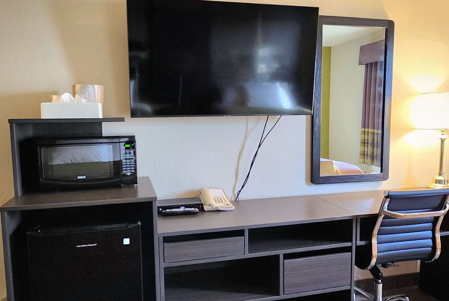 Фото Super 8 by Wyndham Portage La Prairie MB