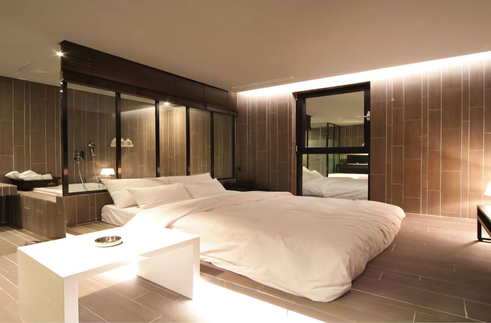 Фото Hotel Star The Masterpiece Suite