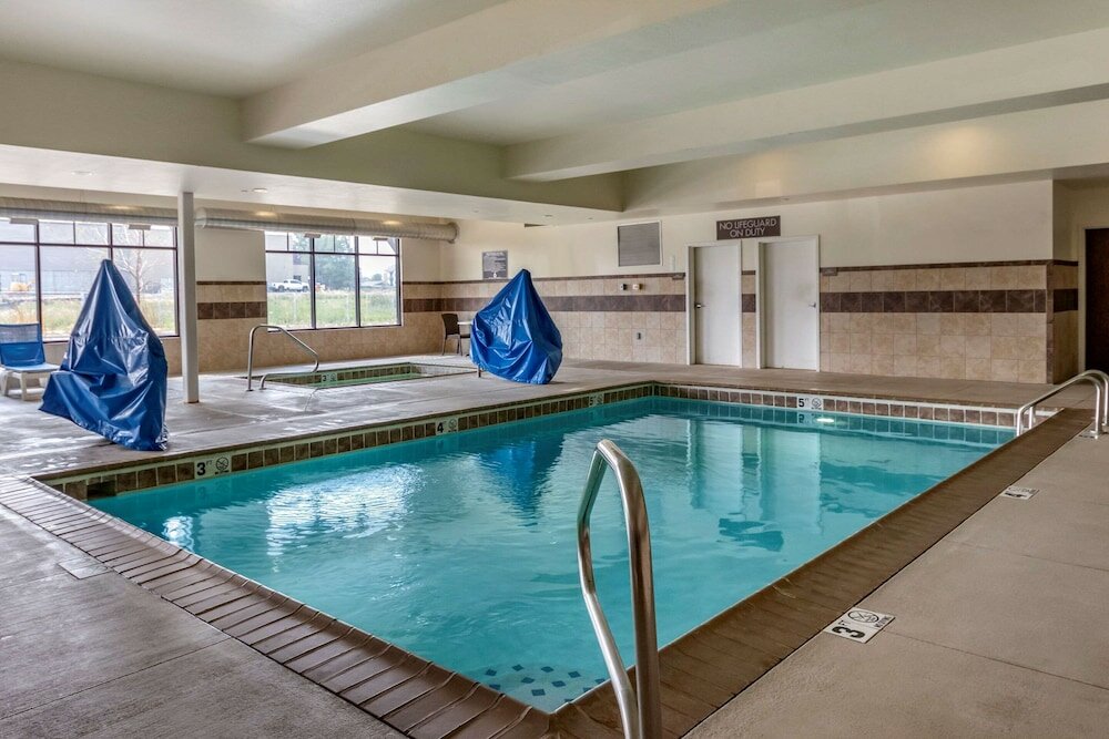 Фото Comfort Suites Airport - University