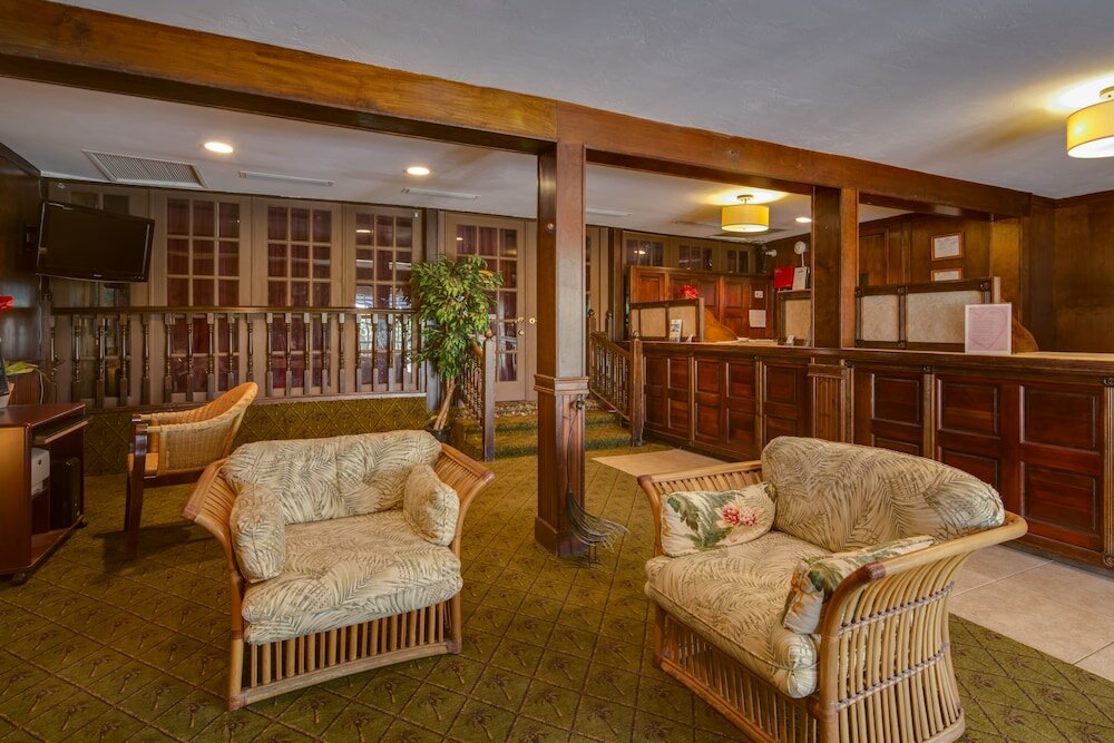 Фото Olde Marco Island Inn and Suites