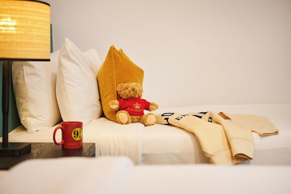 Фото Huttons Hotel