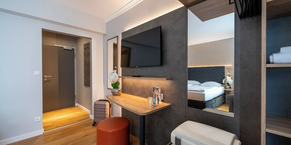 Фото Hotel Rieker Stuttgart Hauptbahnhof