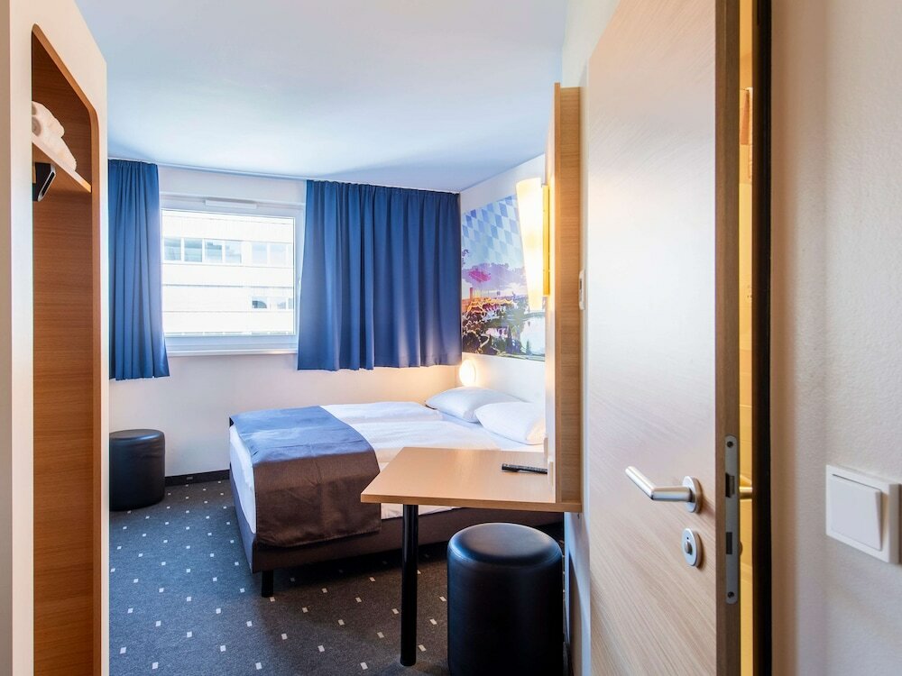 Фото B&b Hotel München City-Nord