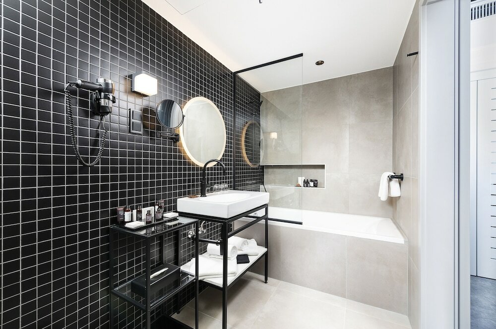 Фото Three Corners Downtown Hotel