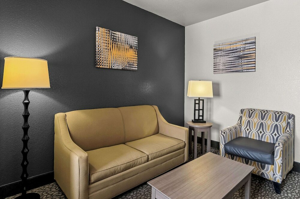 Фото Best Western Sherwood Inn & Suites