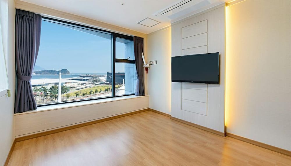 Фото Paulownia Hostel & Guest House