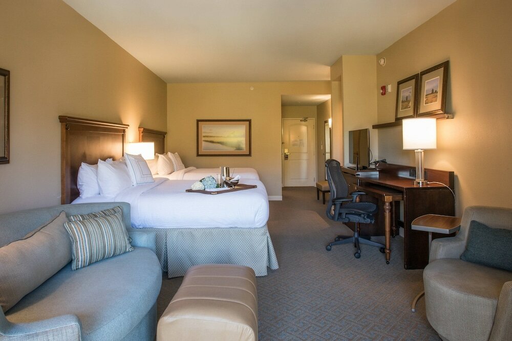 Фото Courtyard by Marriott Charleston Mount Pleasant