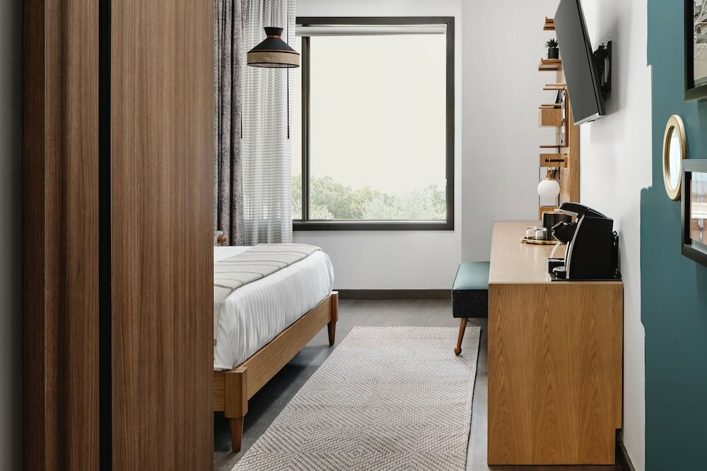 Фото Origin Austin, A Wyndham Hotel
