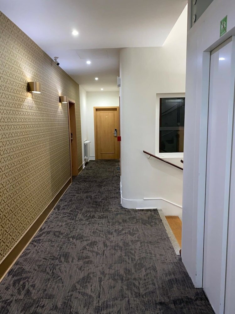 Фото At The Old Lady