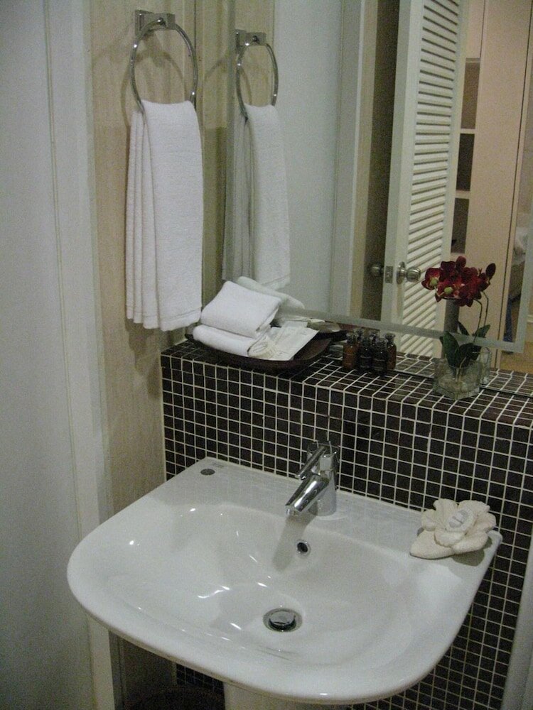 Фото Aphrodite Inn Bangkok