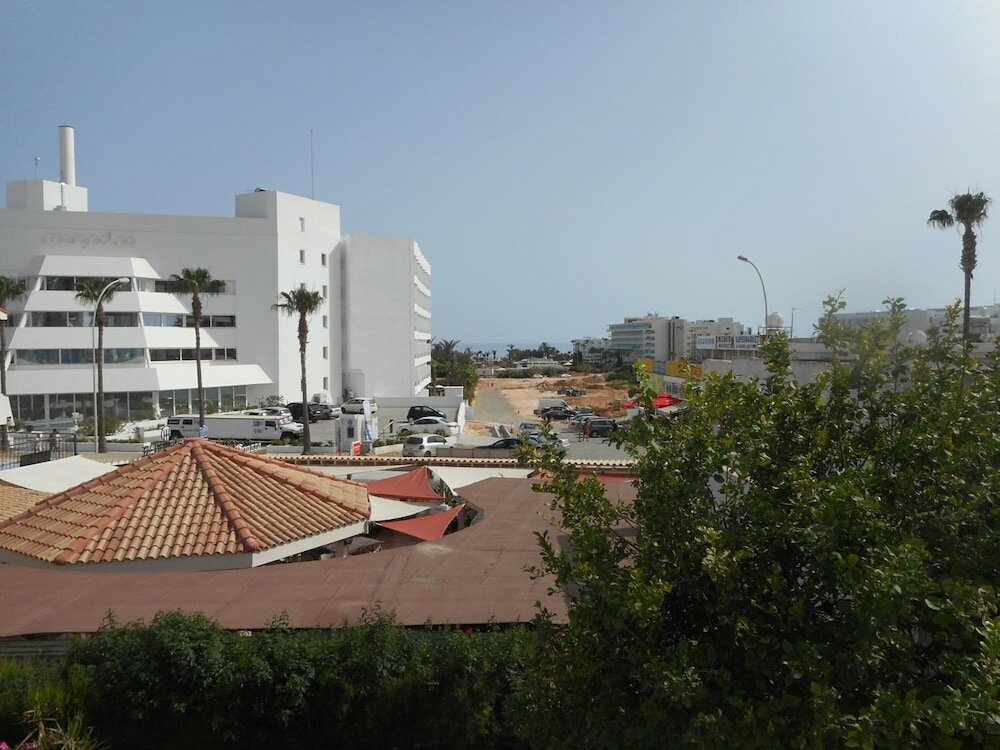 Фото Kkaras Hotel