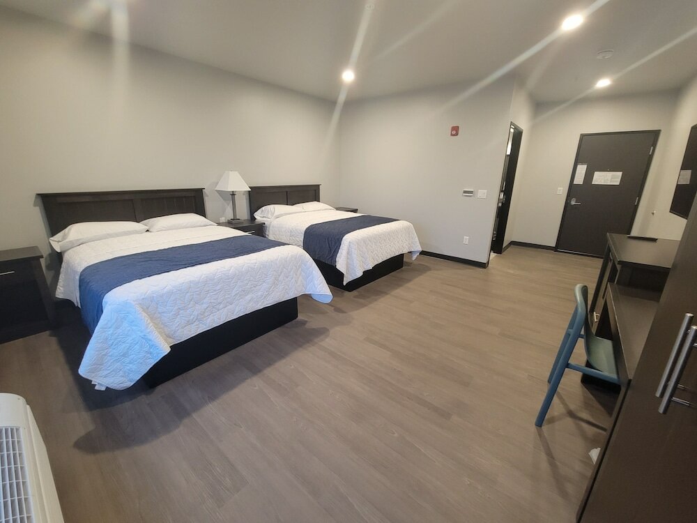 Фото Watershed Hotel