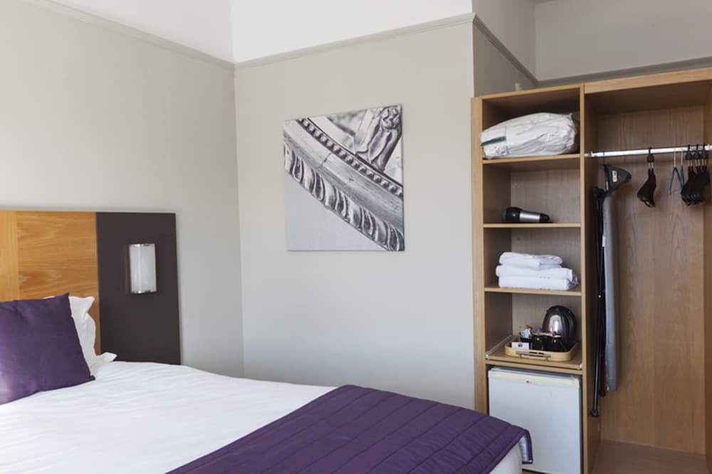 Фото Corner House Hotel