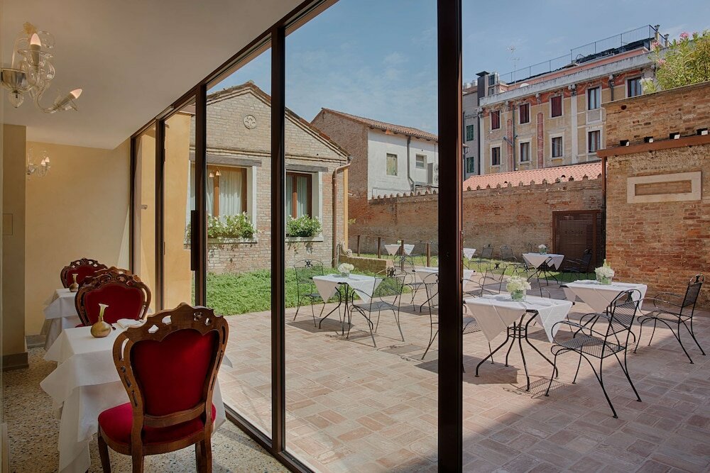 Фото Nh Venezia Santa Lucia