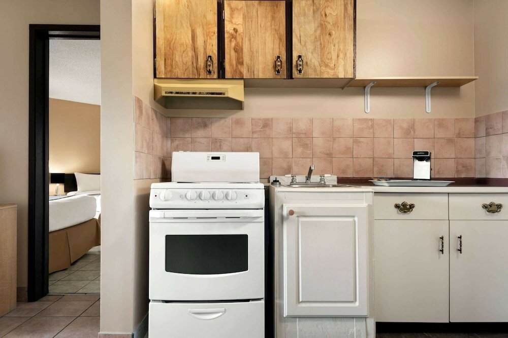 Фото Thriftlodge Edmonton