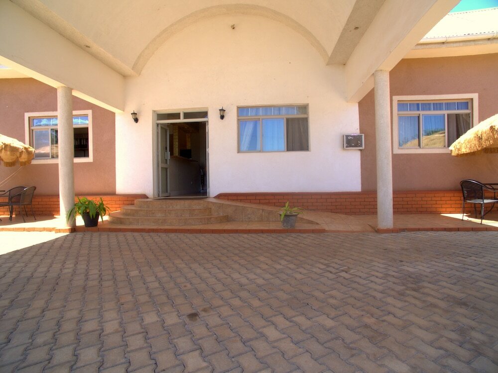 Фото отеля 1