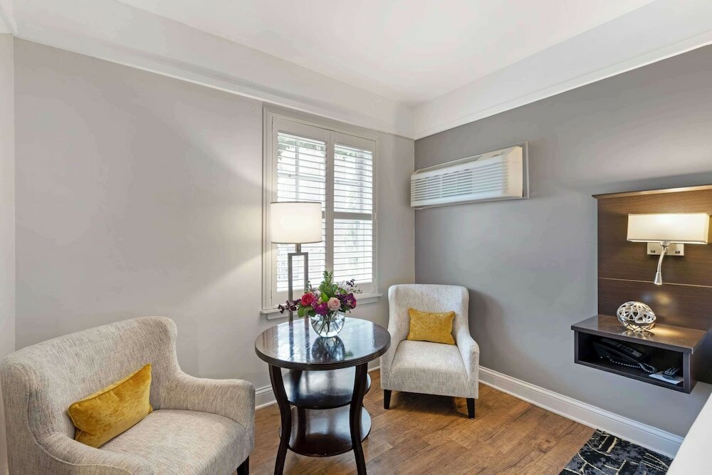 Фото Best Western Plus Hawthorne Terrace Hotel