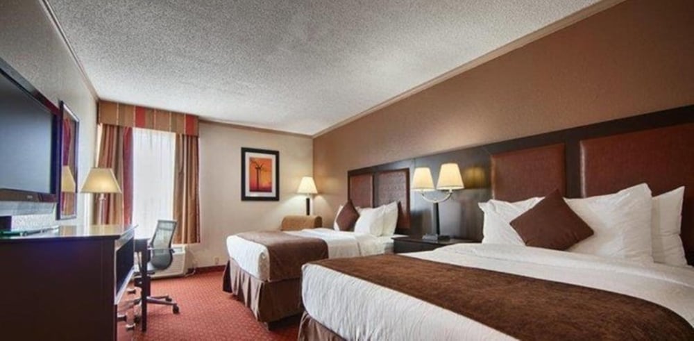 Фото Best Western Plus Lubbock Windsor Inn